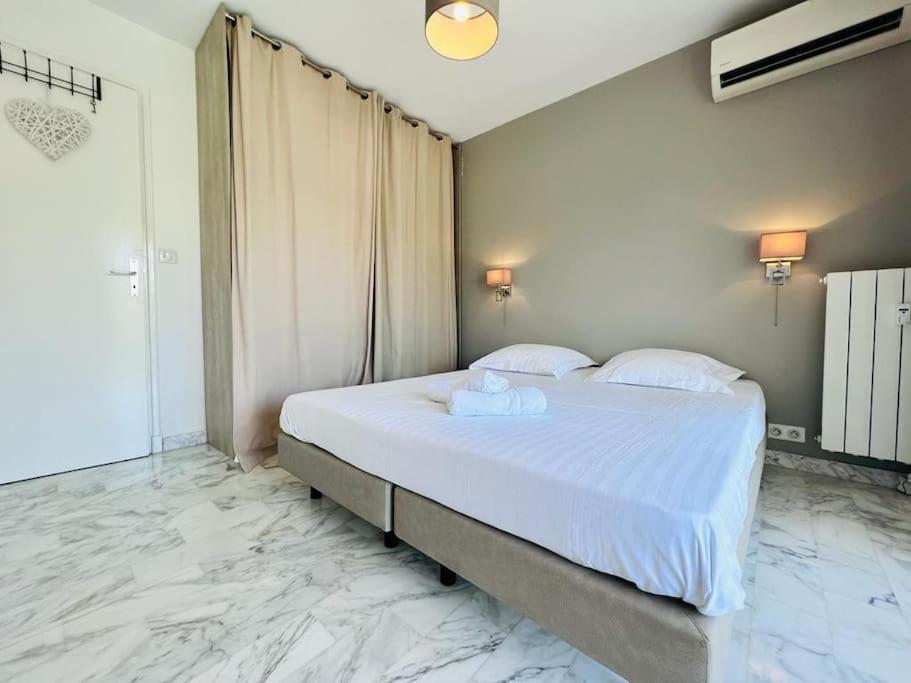 Le Pinede - Apt 4 Prs- Parking - Clim - 500M Plages Antibes Eksteriør billede