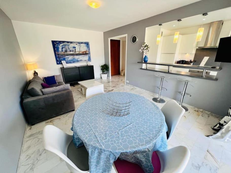 Le Pinede - Apt 4 Prs- Parking - Clim - 500M Plages Antibes Eksteriør billede