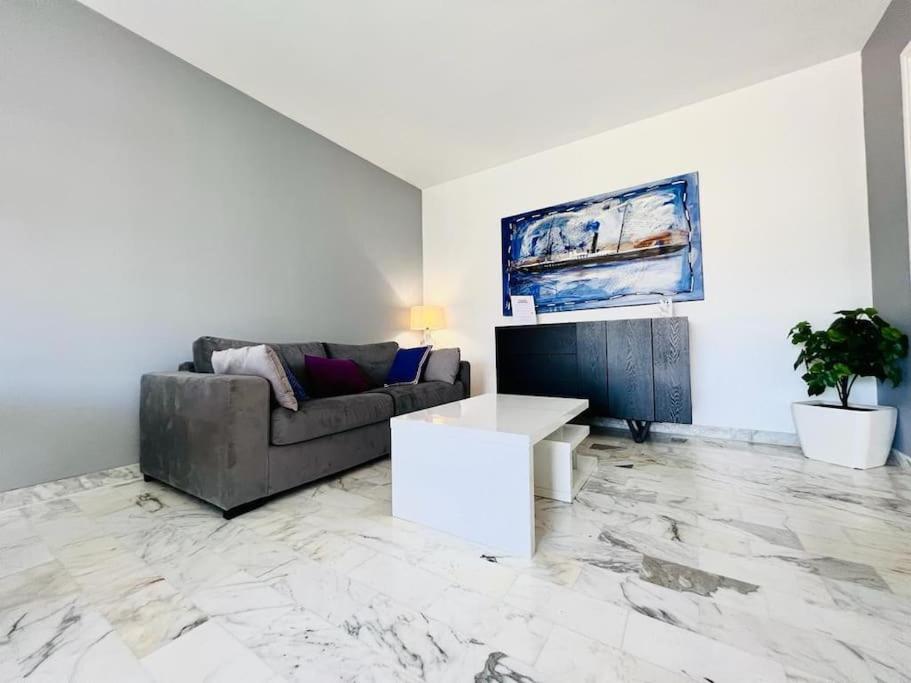 Le Pinede - Apt 4 Prs- Parking - Clim - 500M Plages Antibes Eksteriør billede